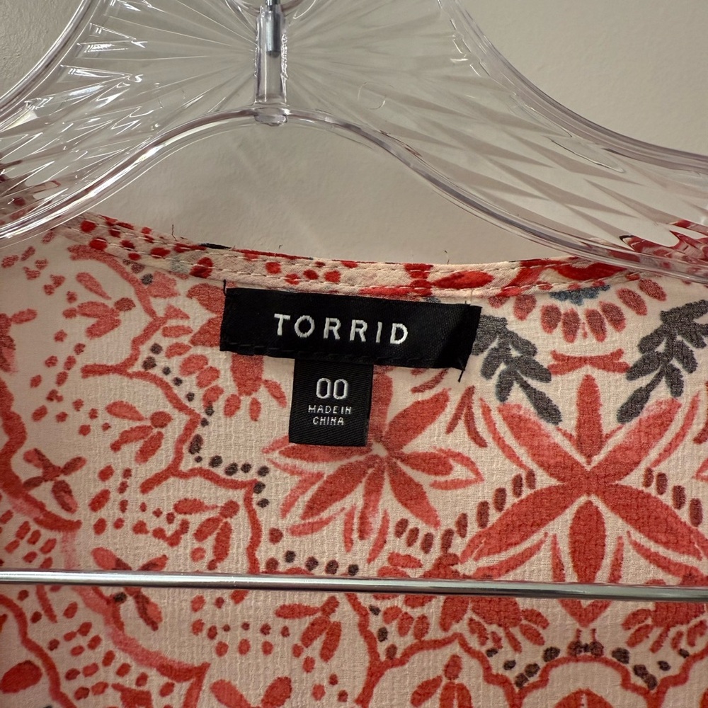 Torrid Topper/Duster, sheer, like new condition, size 00 - Picture 2 of 2